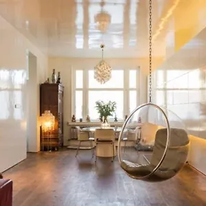 Beautiful With Asian Style Bedroom Near Rai & Center Couette-café